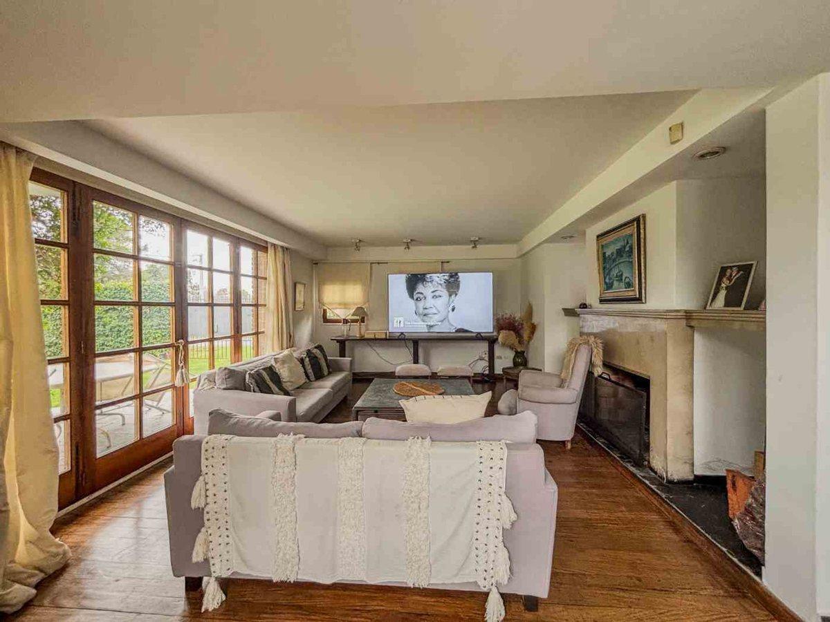 Foto de VENTA DE CASA 4 DORMITORIOS + PILETA, imagen 3