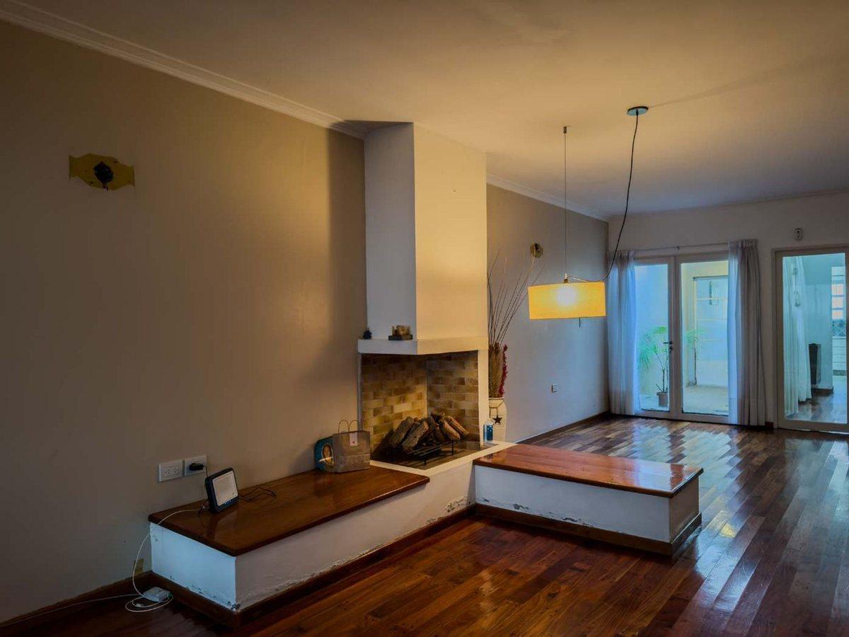 Foto de Casa 3 Dormitorios con cochera en VENTA. La Plata, imagen 2