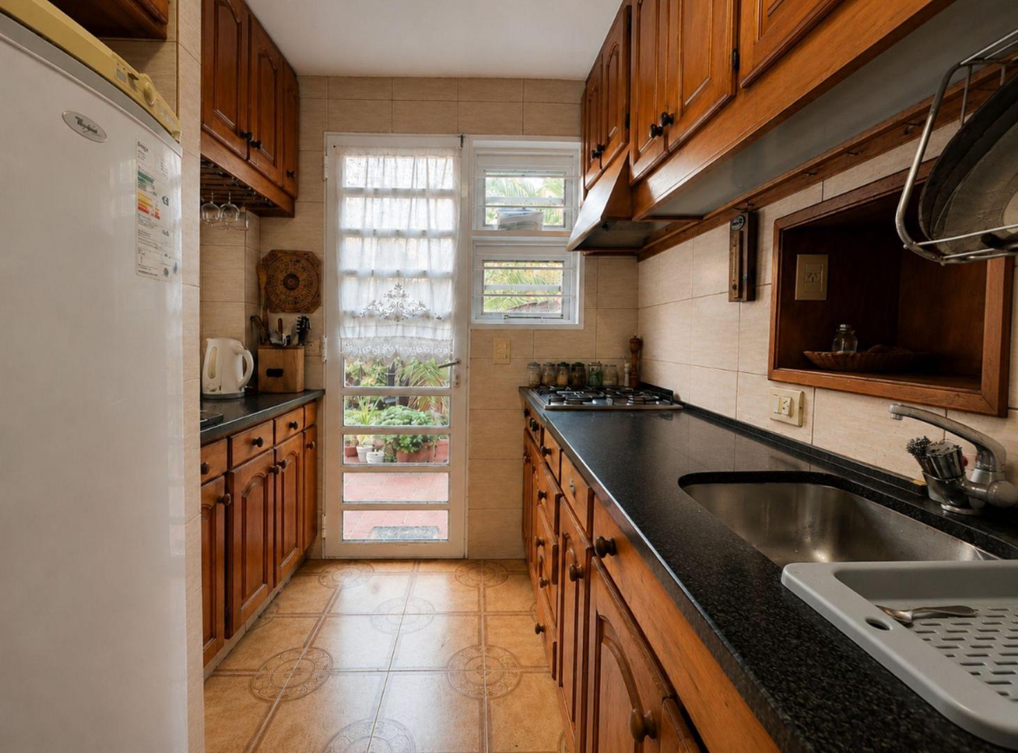 Foto de CASA EN VENTA DE TRES DORMITORIOS - LA PLATA, imagen 5