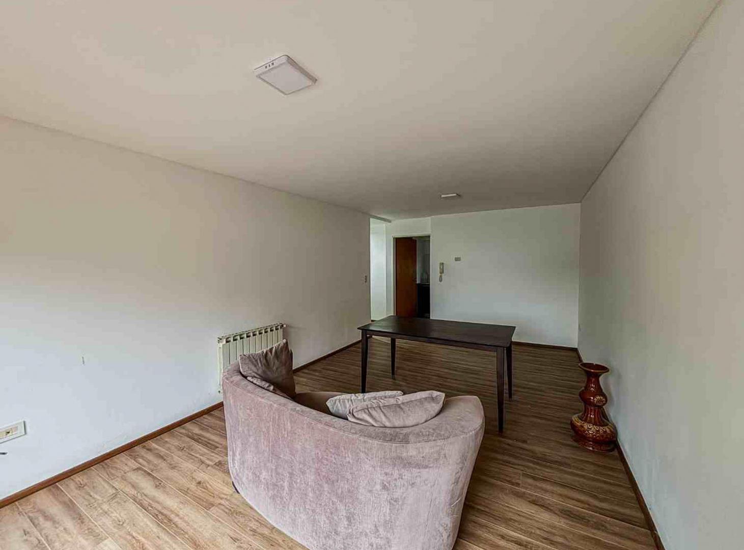 Foto de DUPLEX 2 DORMITORIOS CON COCHERA EN VENTA LA PLATA, imagen 3