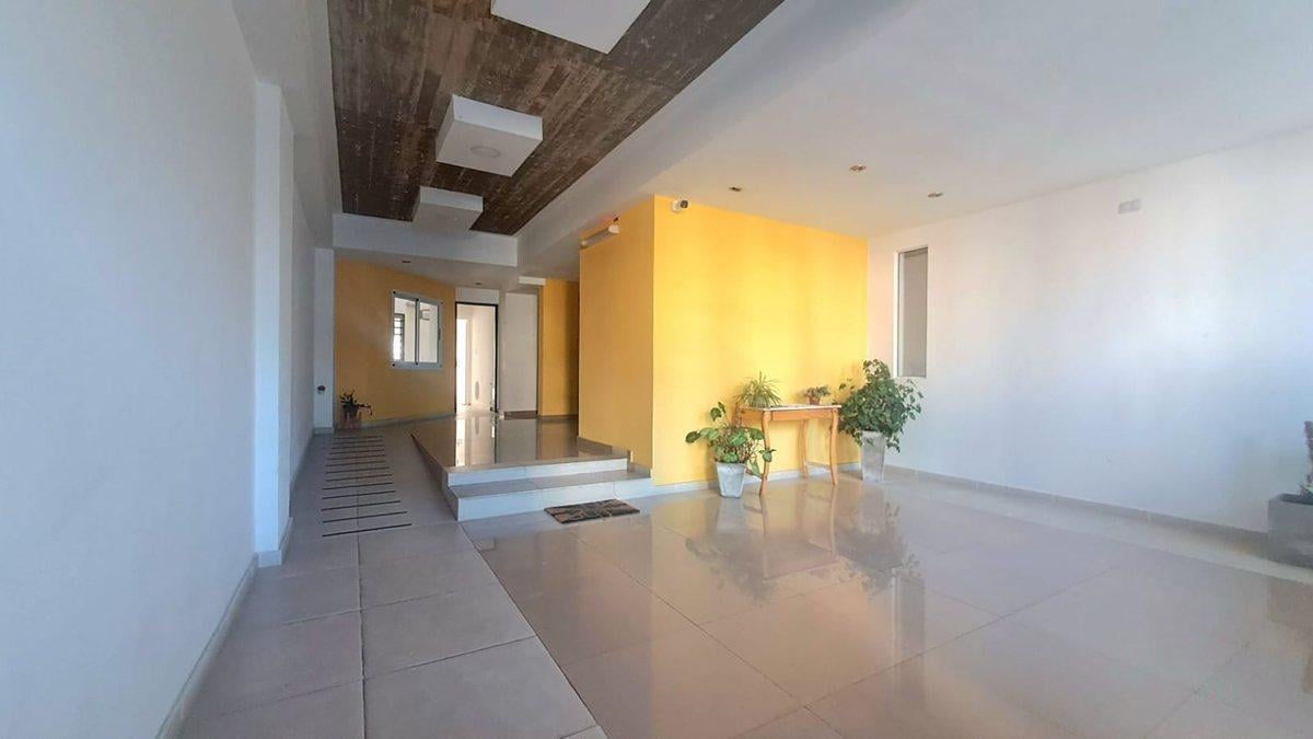 Foto de Departamento en VENTA 1 dorm. con patio - LA PLATA, imagen 5