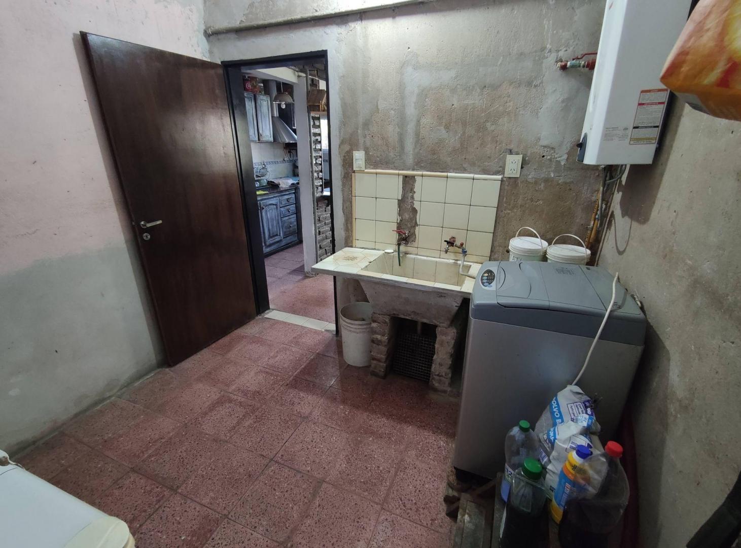 Foto de Casa de 3 dormitorios en venta en Los Hornos, LP., imagen 3
