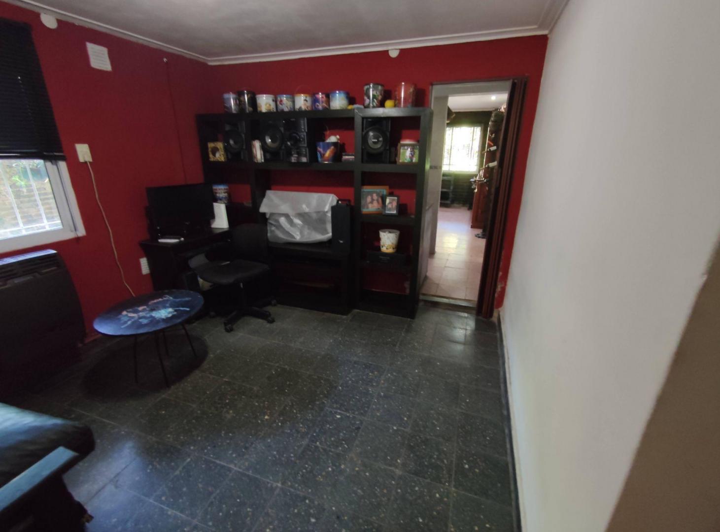 Foto de Casa de 3 dormitorios en venta en Los Hornos, LP., imagen 2