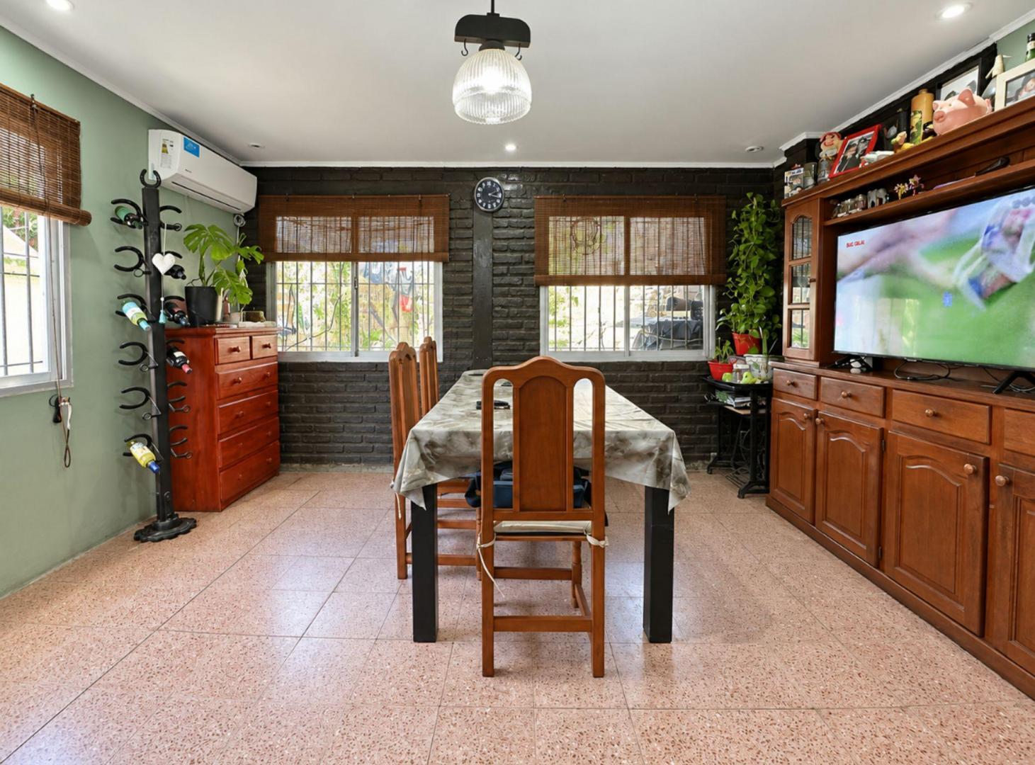 Foto de Casa de 3 dormitorios en venta en Los Hornos, LP., imagen 4