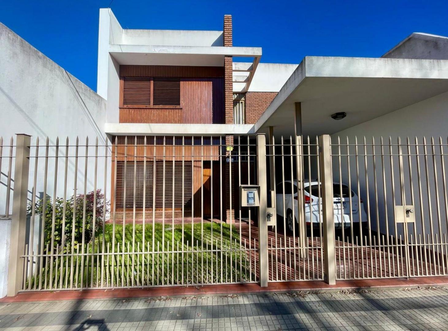 Foto de CASA EN ALQUILER DE 3 DORMITORIOS Y PARQUE, imagen 1