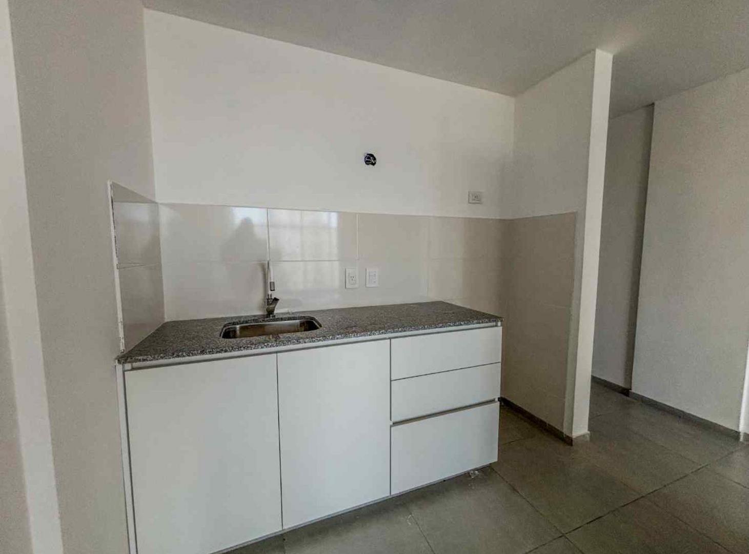 Foto de MONOAMBIENTE CENTRICO EN VENTA - LA PLATA, imagen 2