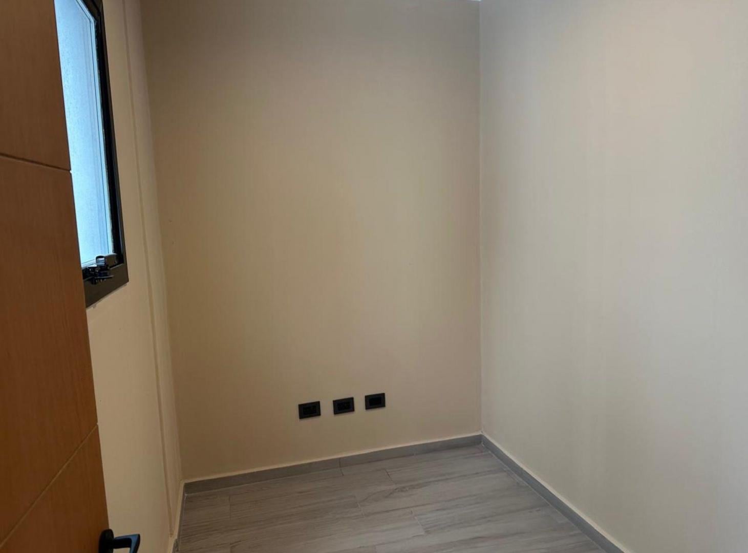 Foto de Departamento venta tres ambientes La Plata, imagen 1