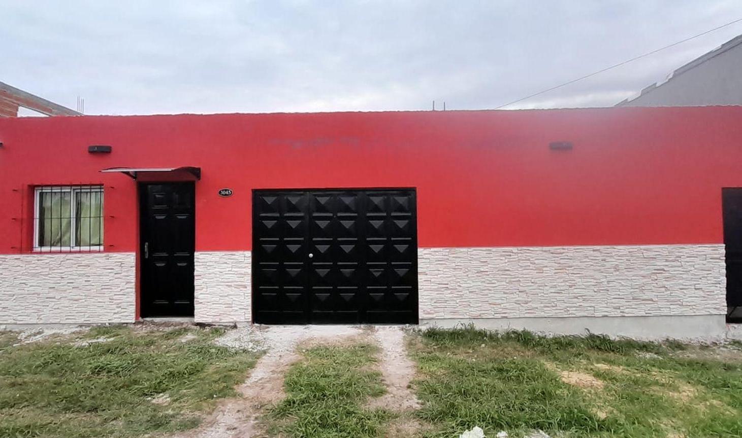 Foto de Casita, un dormi., cochera cubierta, amplio lote, imagen 1