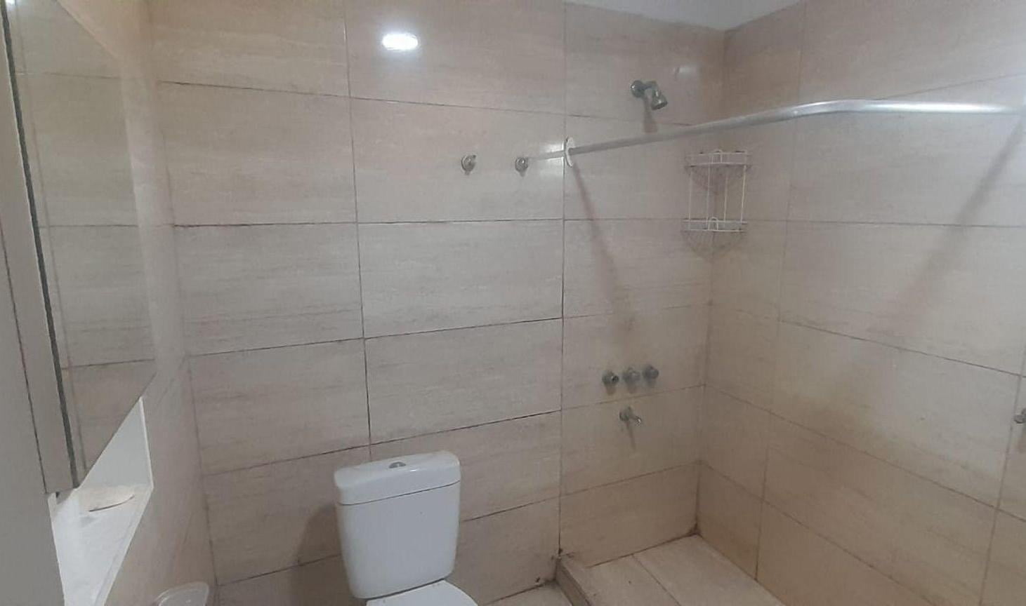Foto de Casita, un dormi., cochera cubierta, amplio lote, imagen 4