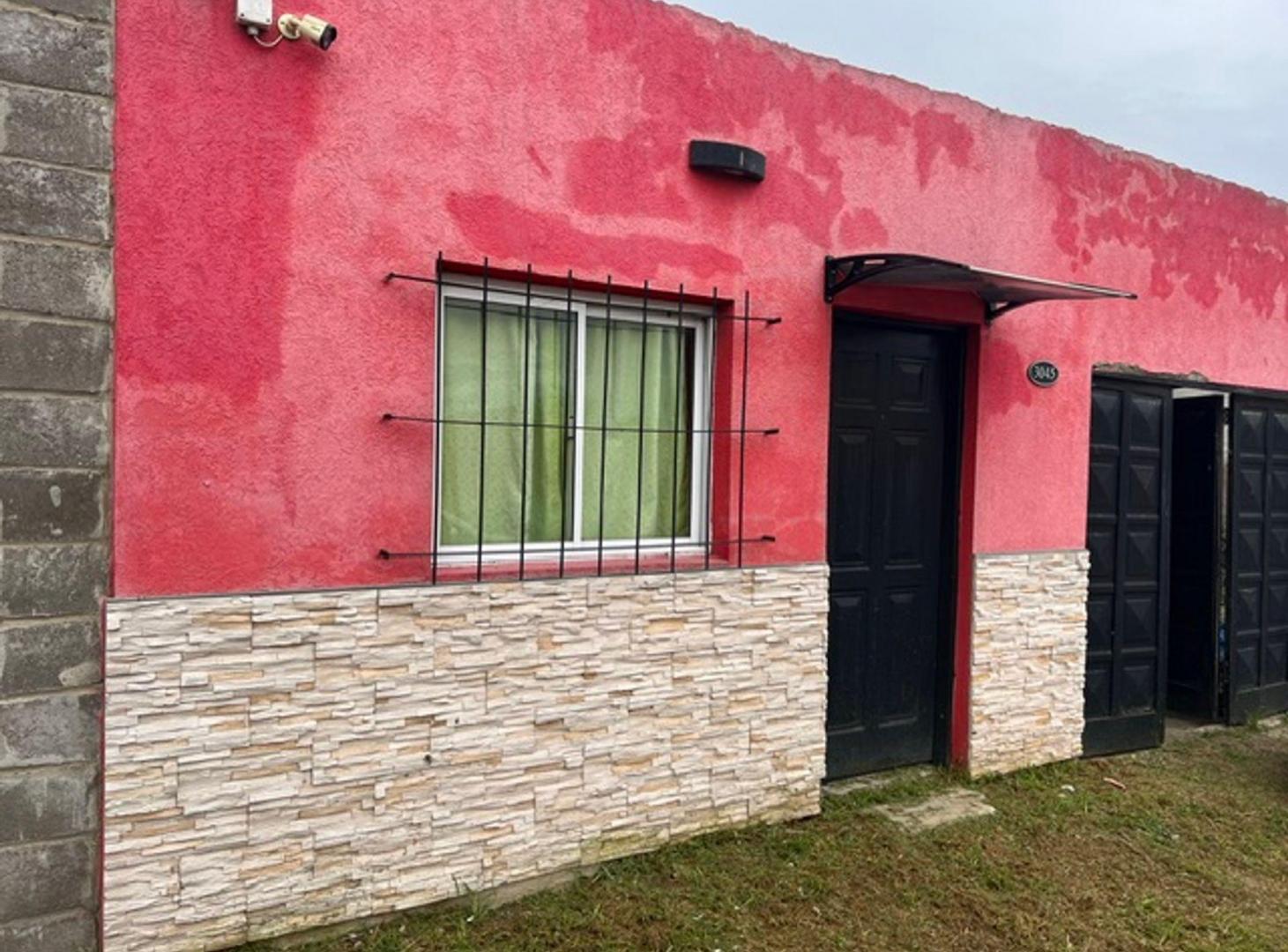 Foto de Casita, un dormi., cochera cubierta, amplio lote, imagen 3