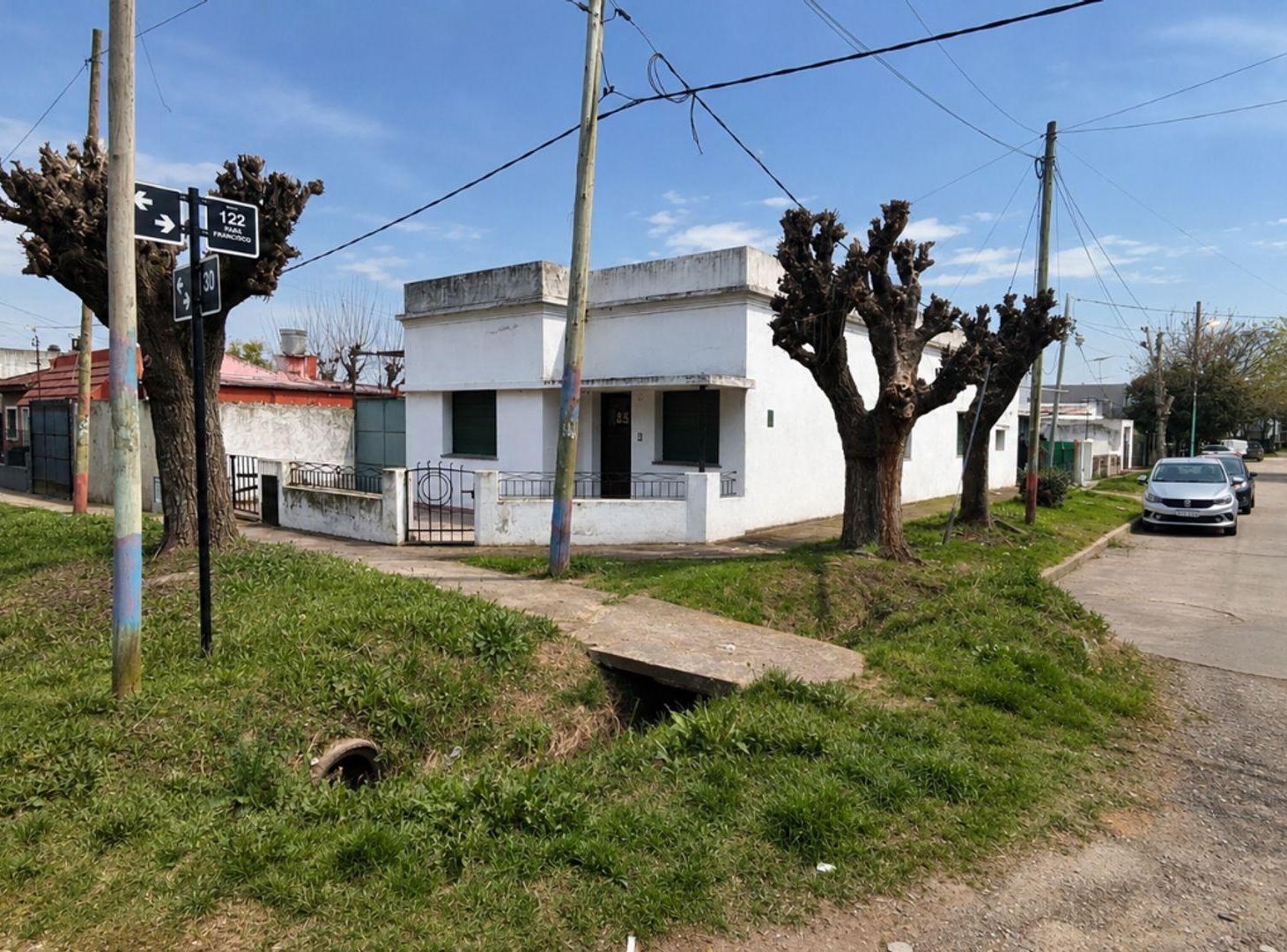 Foto de CASA EN VENTA BERISSO 3 DORMITORIOS Y COCHERA, imagen 4