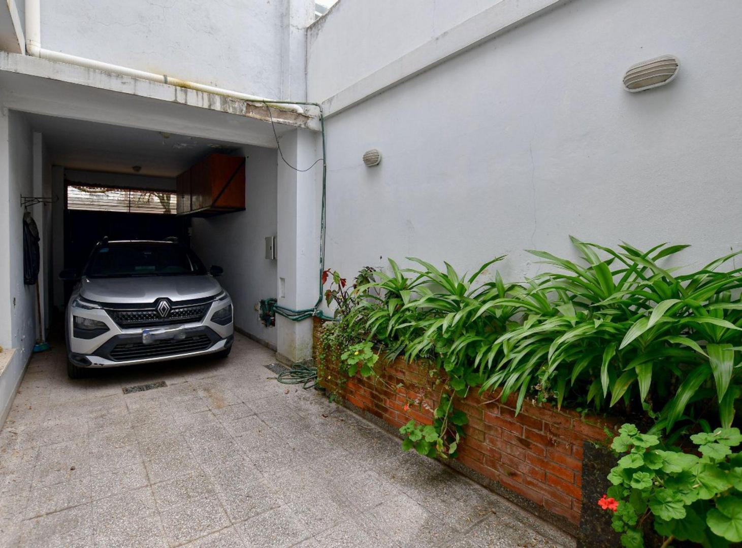 Foto de Casa en venta de 3 dormitorios, quincho y pileta, imagen 3