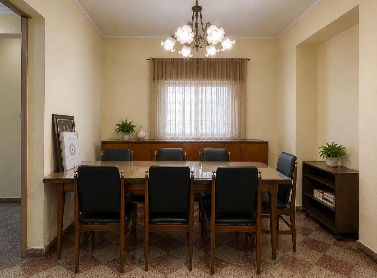 Foto de CASA EN VENTA 2 DORMITORIOS - TOLOSA, imagen 2