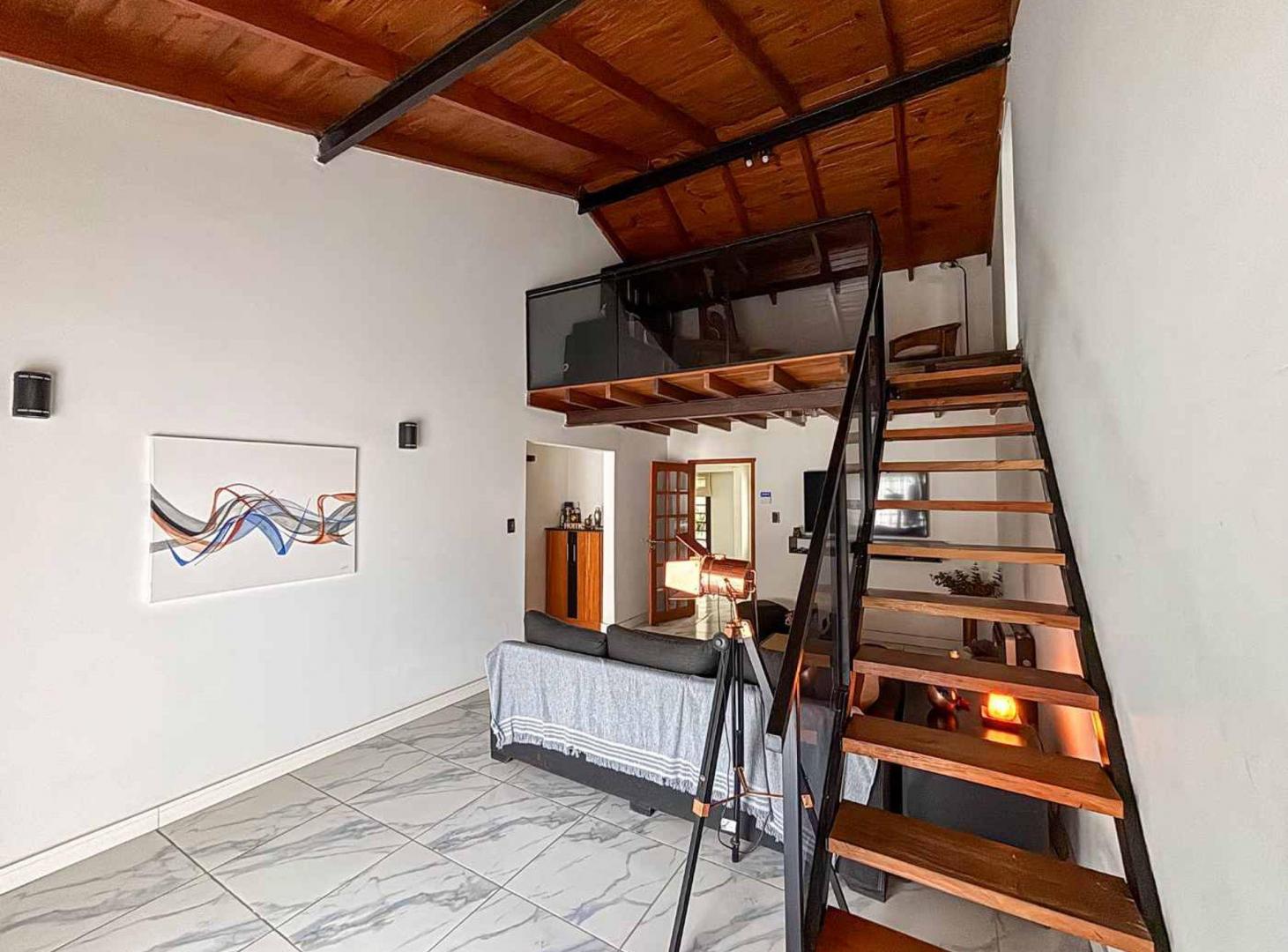 Foto de CASA EN VENTA, TRES DORM, COCHERA, PARQUE, PILETA., imagen 2