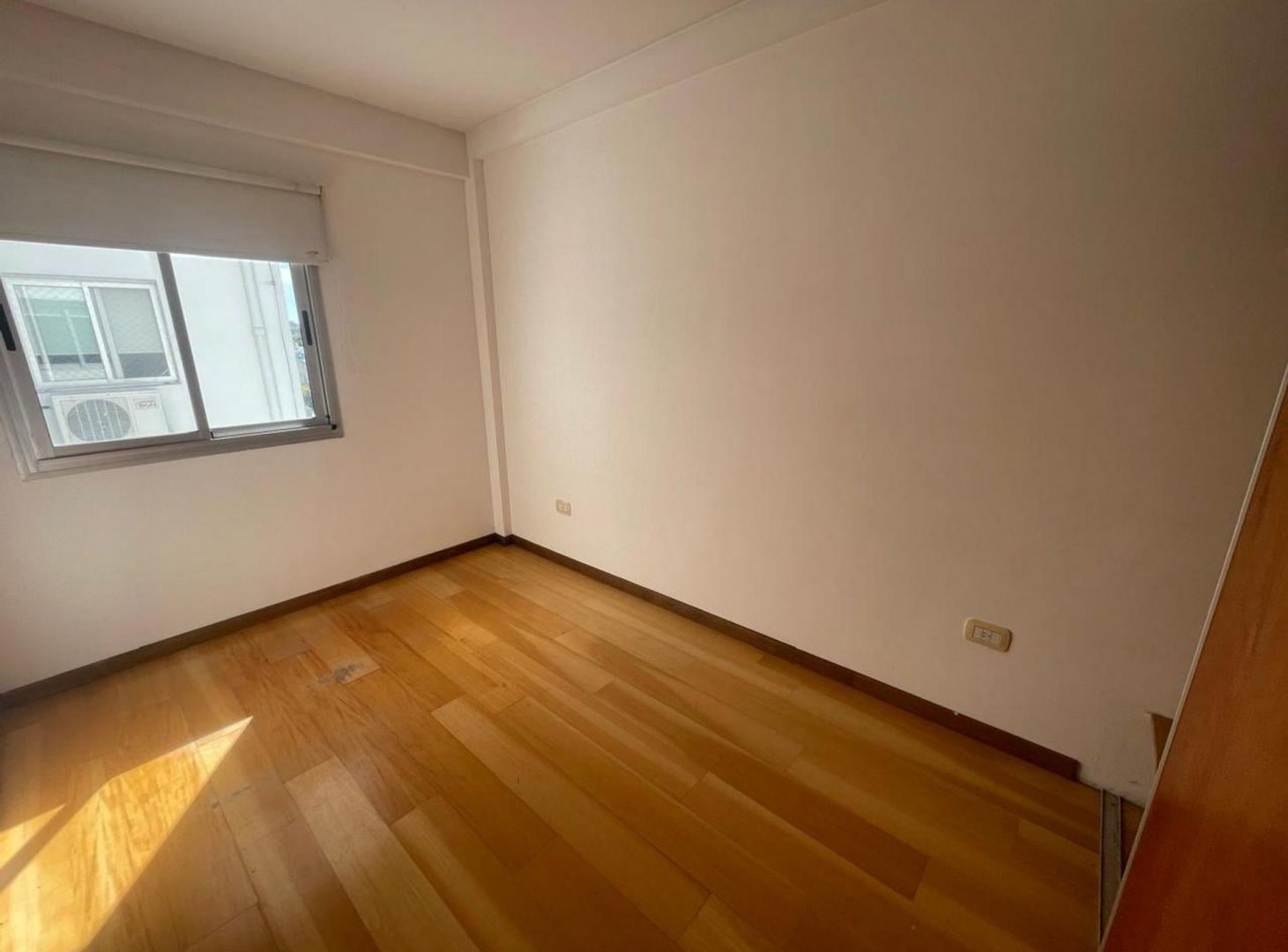 Foto de Departamento de 2 dormitorios y cochera EN VENTA, imagen 5