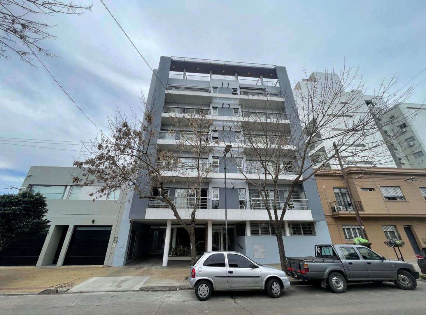 Foto de Departamento de 2 dormitorios y cochera EN VENTA, imagen 1