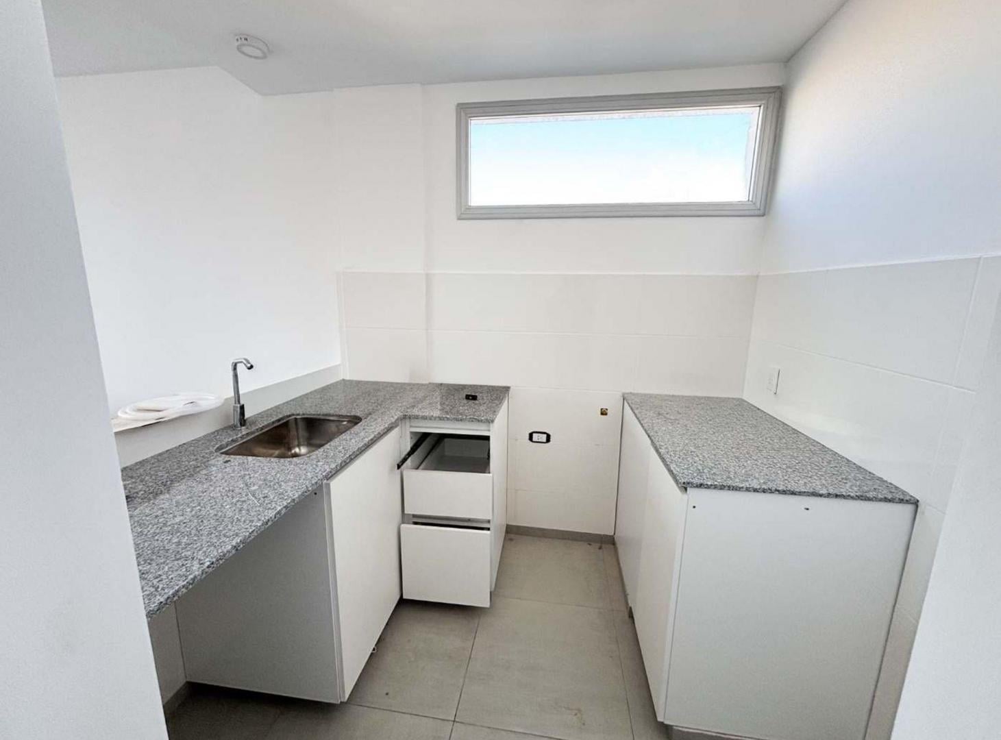 Foto de DEPARTAMENTO DE 1 DORMITORIO CENTRICO - EN VENTA, imagen 2