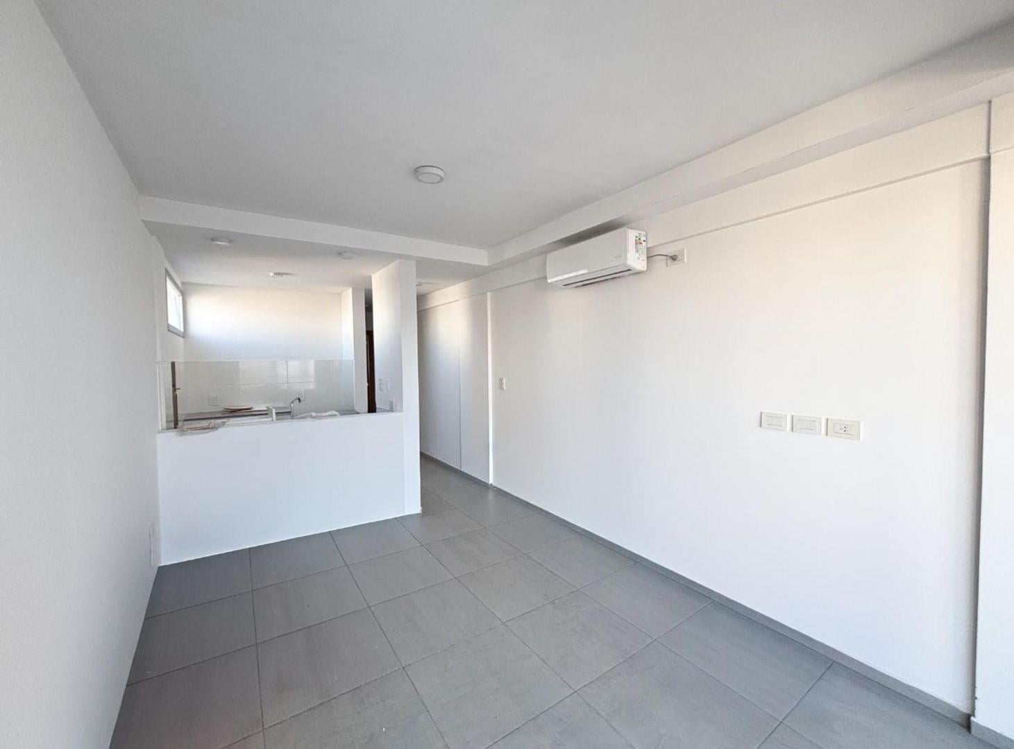 Foto de DEPARTAMENTO DE 1 DORMITORIO CENTRICO - EN VENTA, imagen 1
