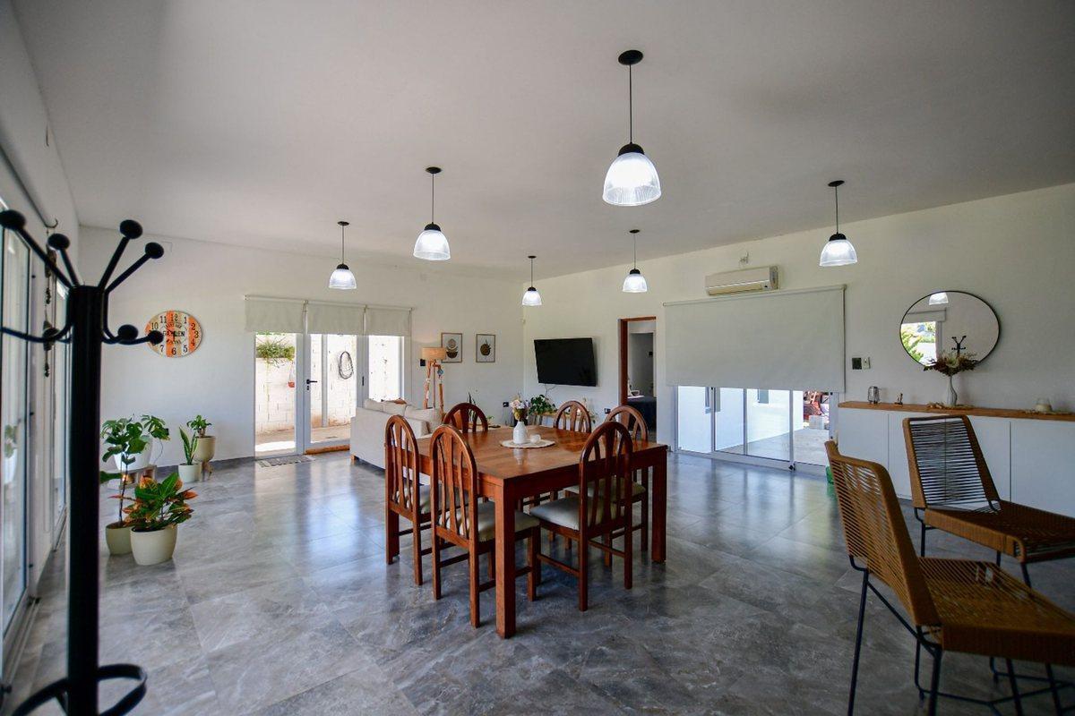Foto de Venta Casa Quinta Parque Pileta Los Hornos, imagen 3