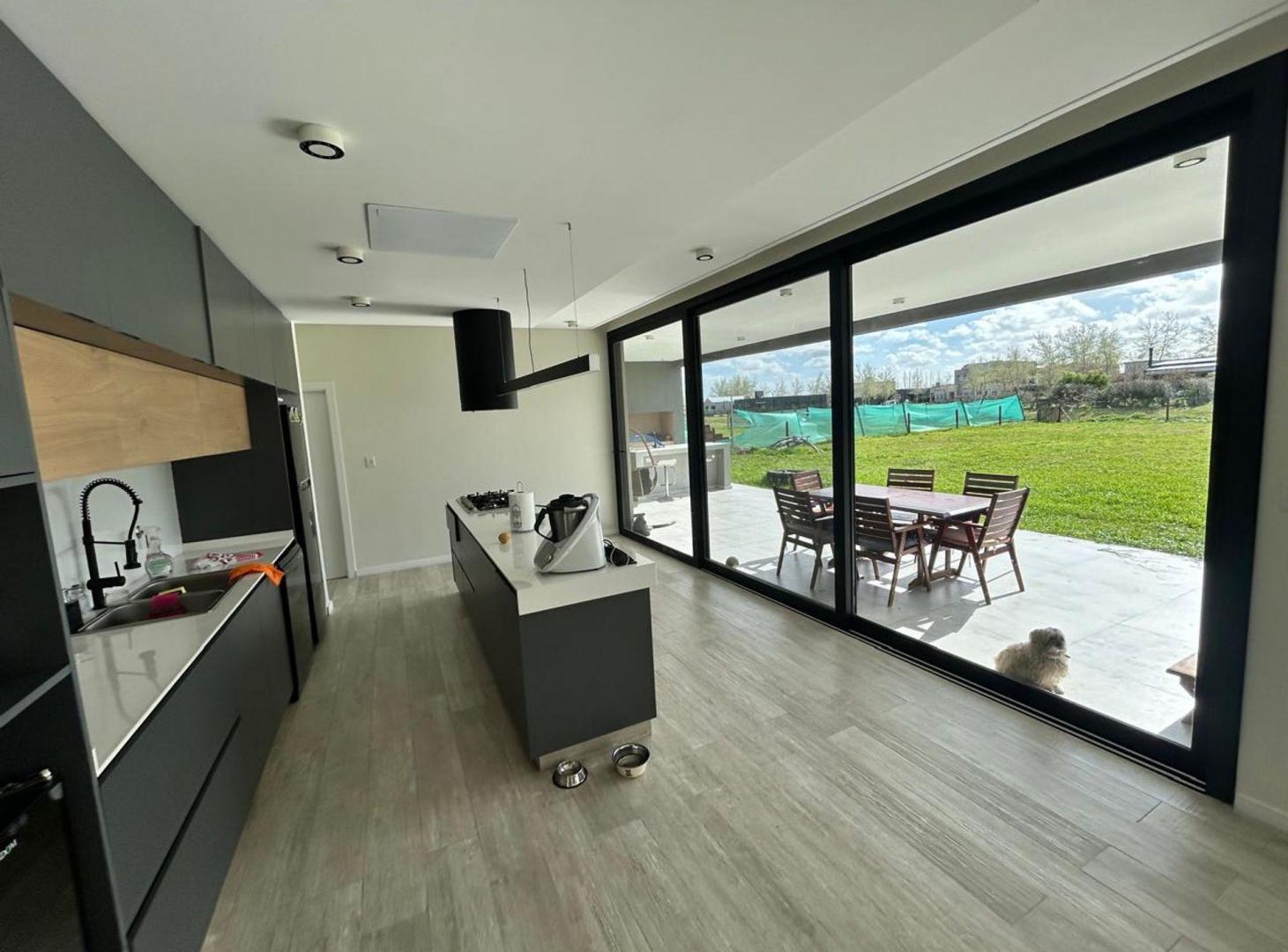 Foto de VENTA CASA HARAS DEL SUR III DE 5 DORMITORIOS, imagen 2