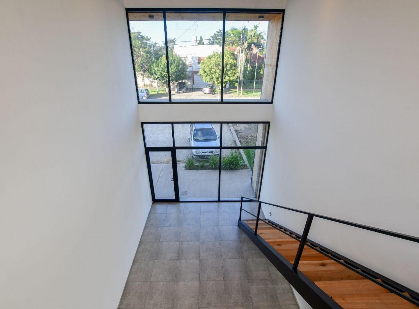 Foto de Local comercial alquiler sobre Av. 13, imagen 1