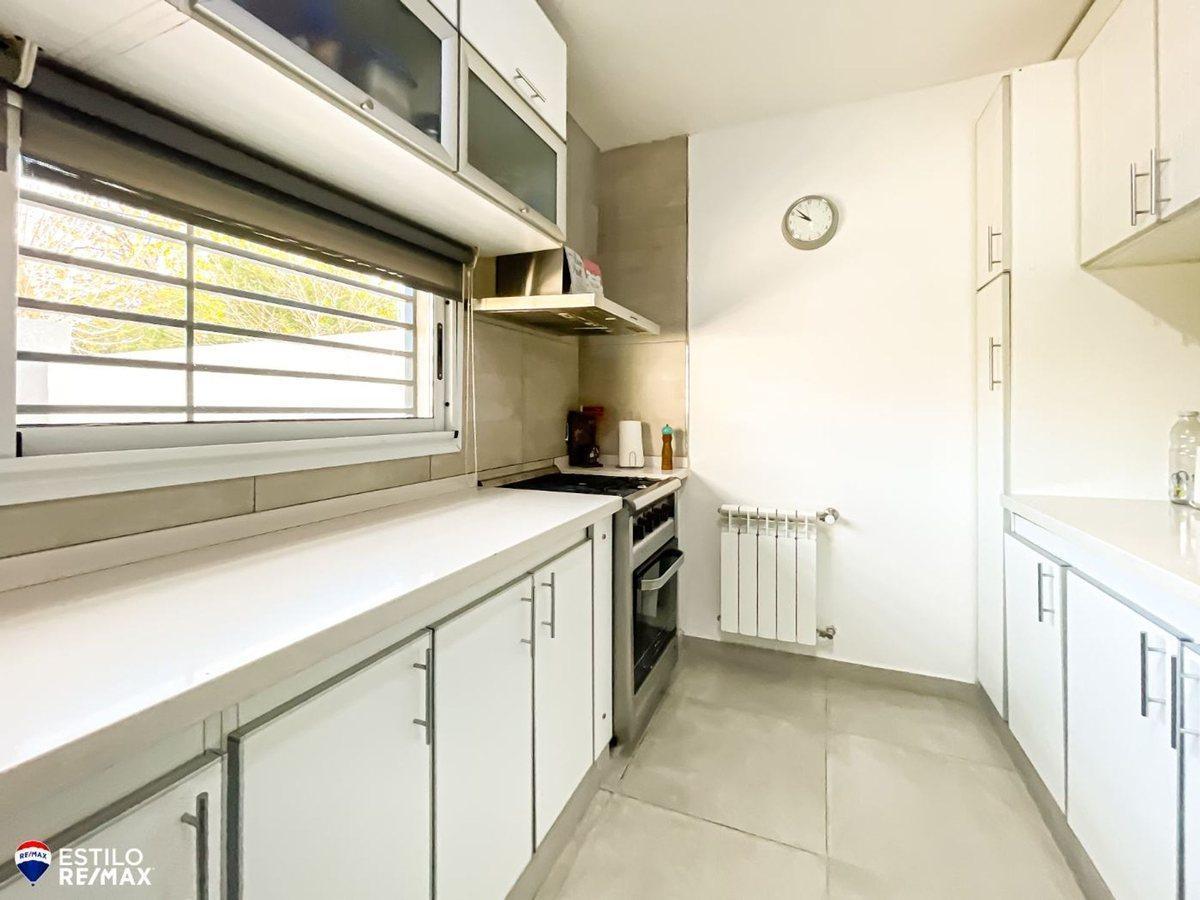 Foto de CASA EN VENTA EN 45 Y 167- 3 dorm. parque y pileta, imagen 2