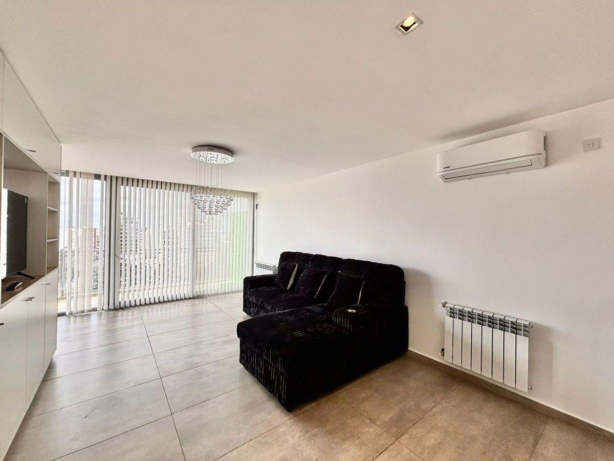Foto de Venta de departamento de 3 dormitorios en La Plata, imagen 2