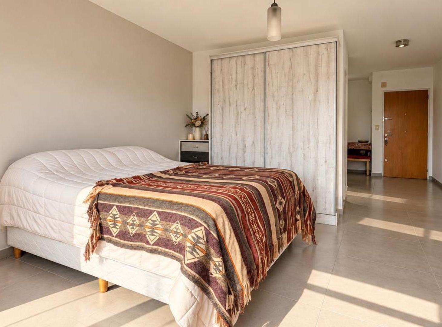 Foto de MONOAMBIENTE EN VENTA, AL FRENTE CON BALCON., imagen 2