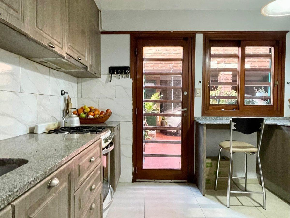 Foto de CASA DE 3 DORMITORIOS, COCHERAS Y PATIO EN VENTA, imagen 4