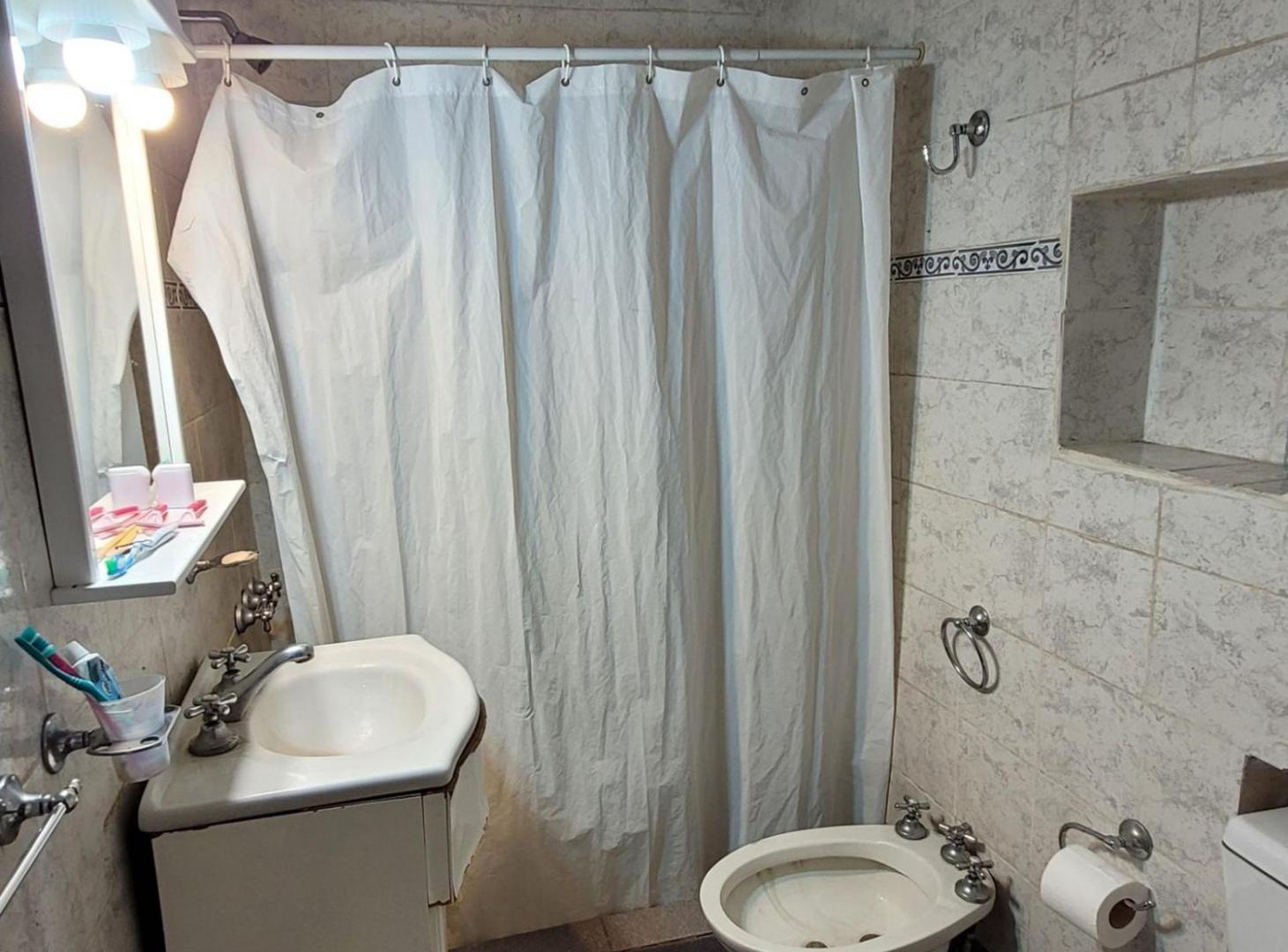 Foto de PH 1 dormitorio Patio y cochera en venta!!, imagen 5