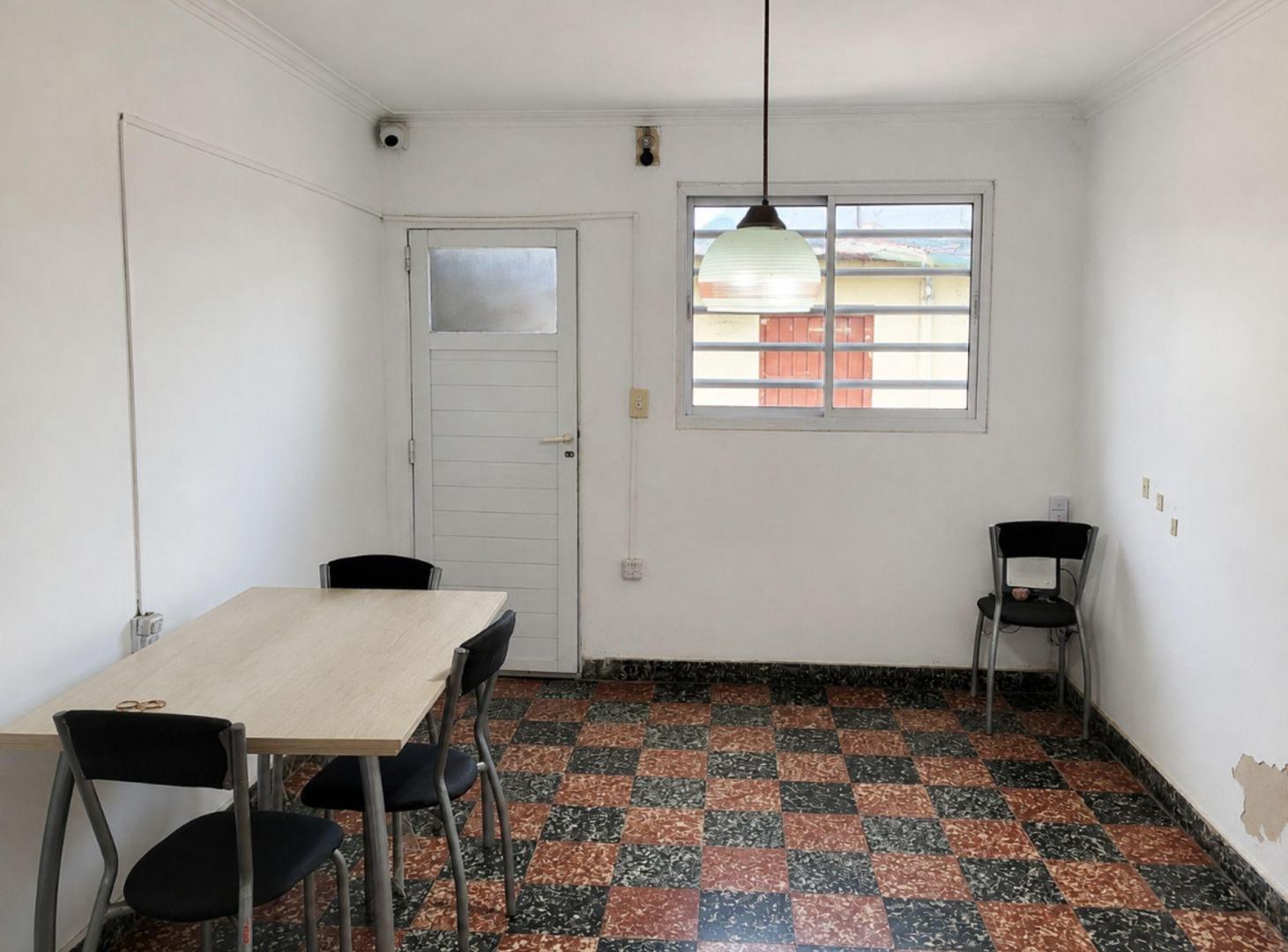Foto de PH 1 dormitorio Patio y cochera en venta!!, imagen 1