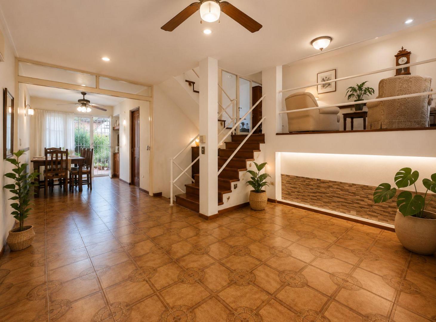 Foto de CASA EN VENTA DE TRES DORMITORIOS - LA PLATA, imagen 3