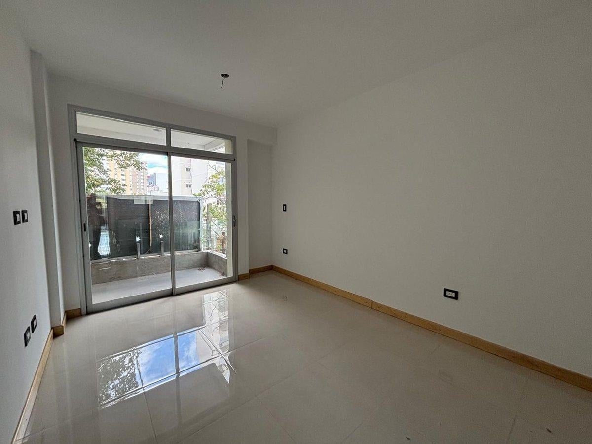 Foto de Venta de departamento de 1 dormitorio, en La Plata, imagen 2