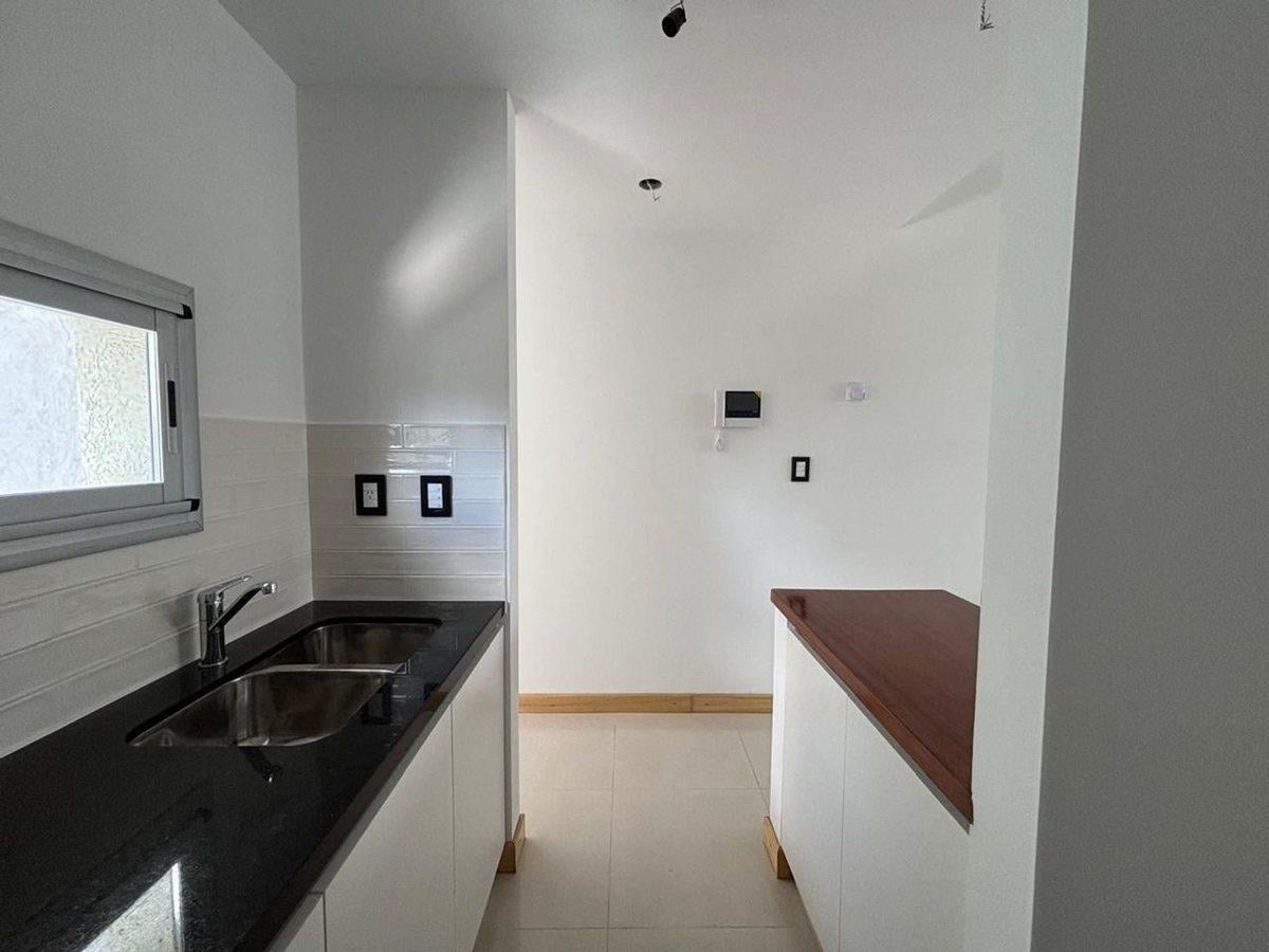 Foto de Venta de departamento de 1 dormitorio, en La Plata, imagen 3