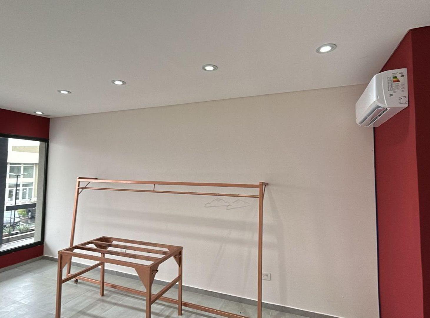Foto de VENTA LOCAL COMERCIAL EN PASEO HARAS DEL SUR, imagen 2