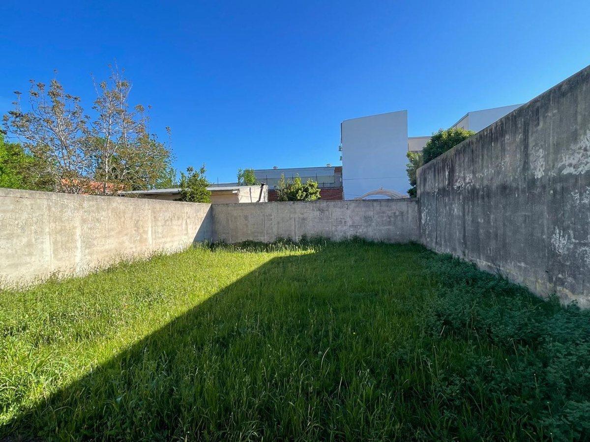 Foto de CASA EN VENTA A REFACCIONAR 3 DORMS. Y PARQUE, imagen 3