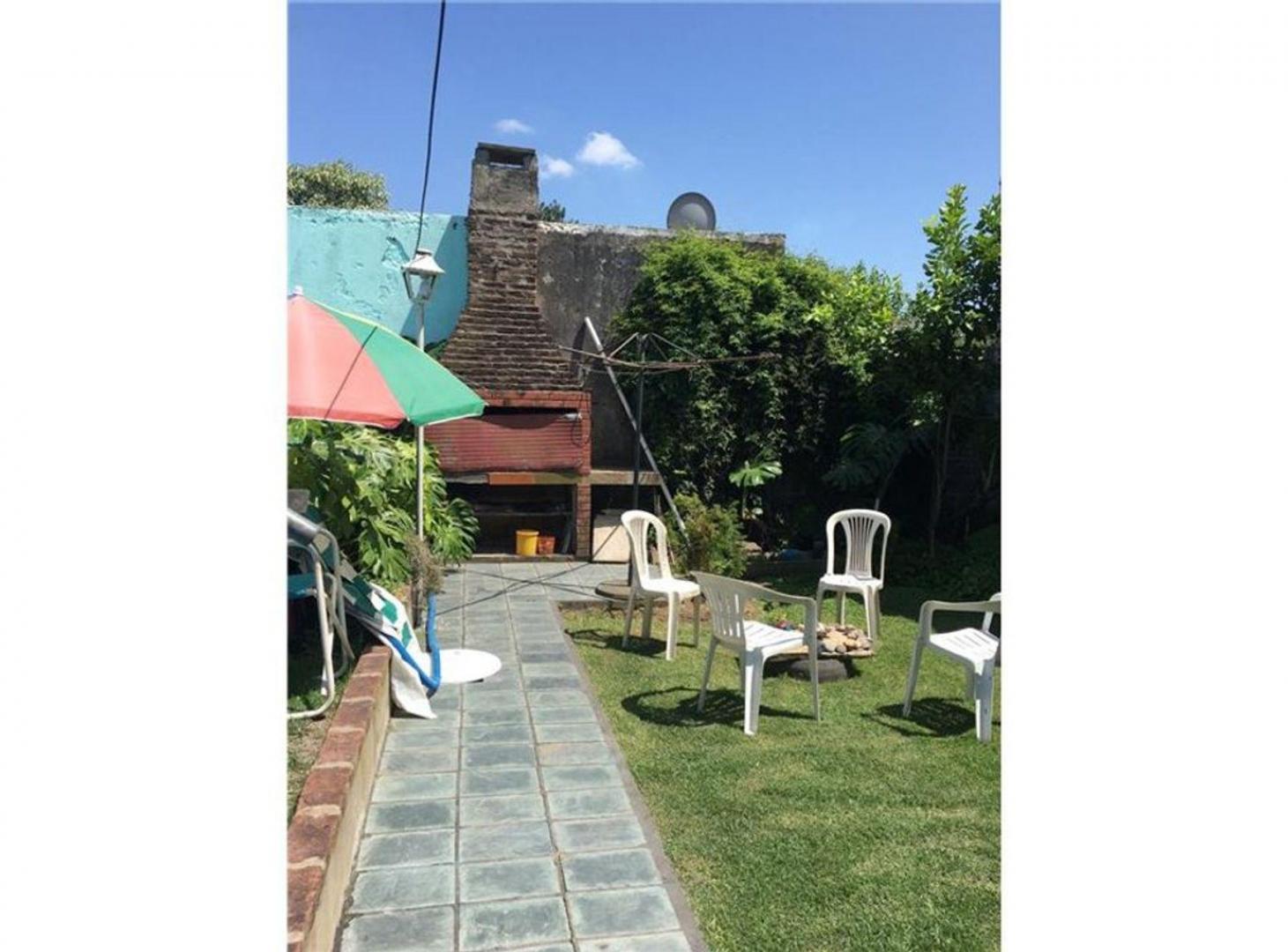 Foto de CASA DE DOS DORMITORIOS CON PILETA Y GARAGE, imagen 4