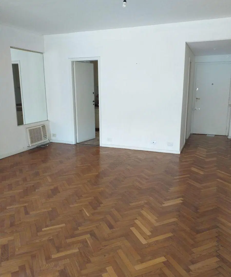 Recoleta categoria : dos dormitorios con gran balcon al frente y dependencias 4