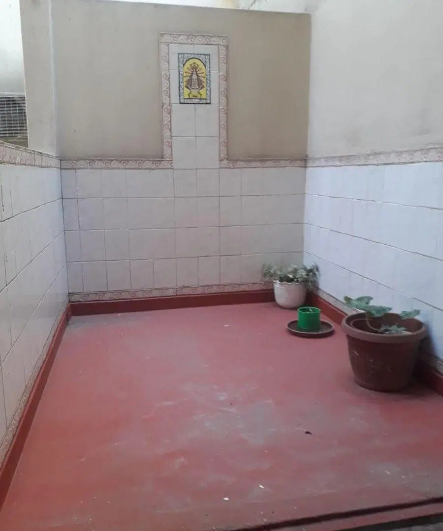 cerca de facultades : dos dormitorios dos baños con patio . contrafrente tranquilo 3