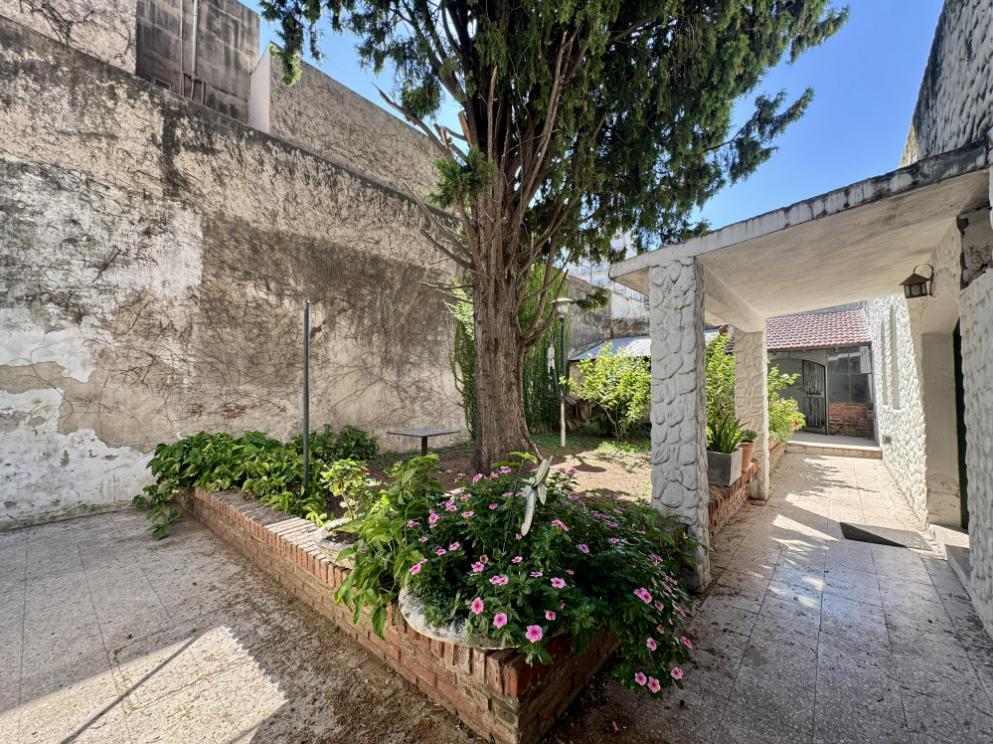 Casa en Venta, Barrio Abasto, Rosario, 3 dormitorios a reciclar