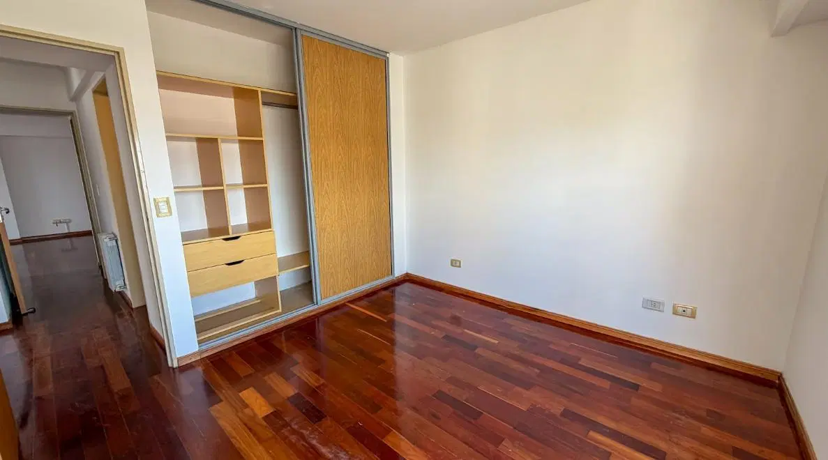 Departamento en Venta, 3 dormitorios c/cochera 5