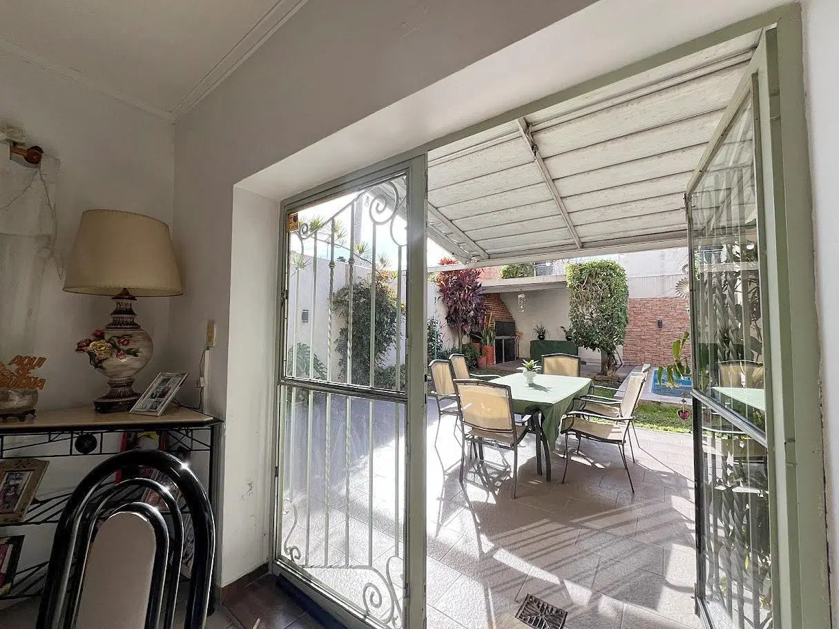 Casa en Venta, Abasto, Rosario, 4 dormitorios, patio y pile ! 5