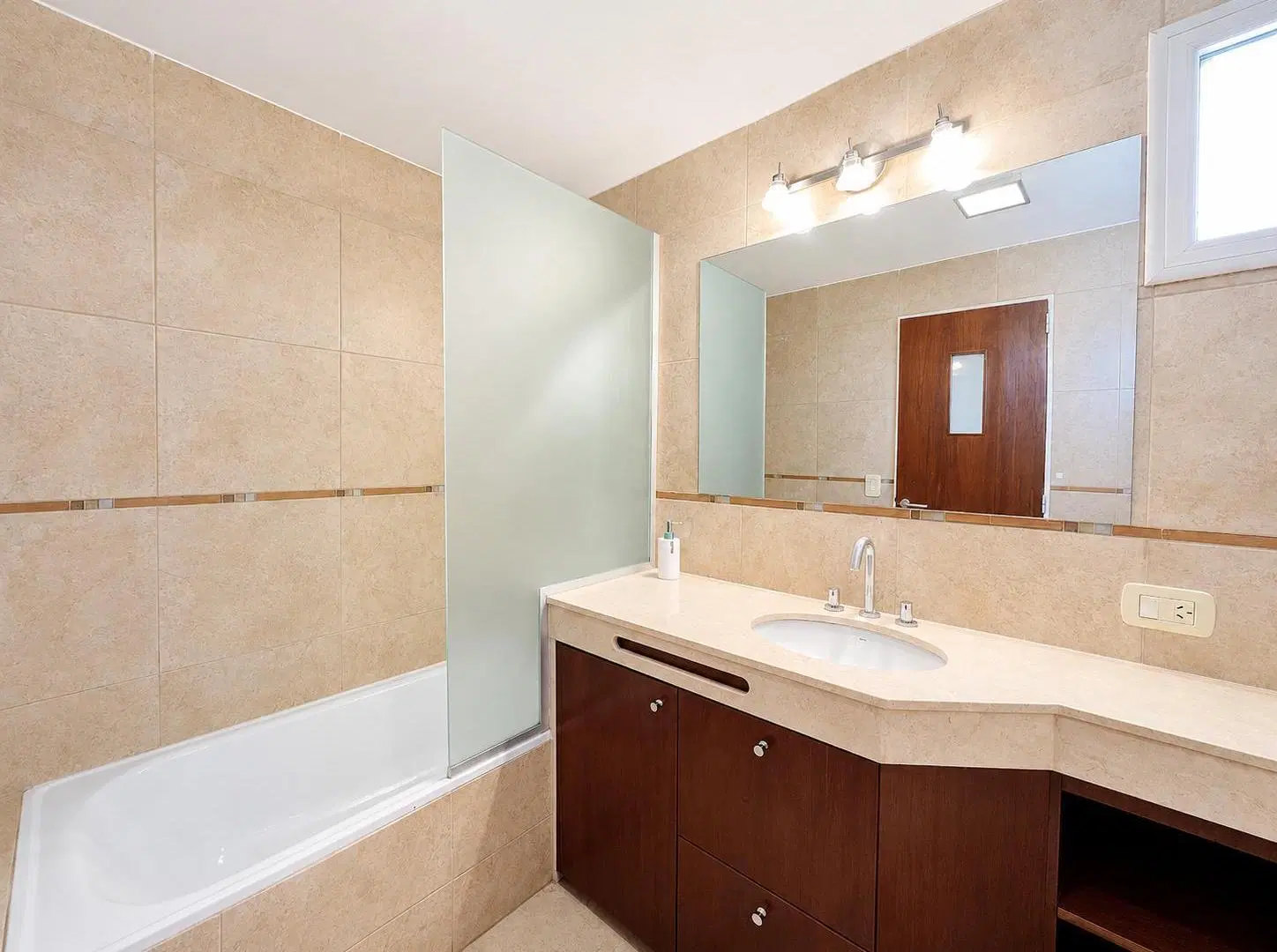Departamento en Venta, Centro, Rosario, 1 dormi, radiadores, amenities ! 3
