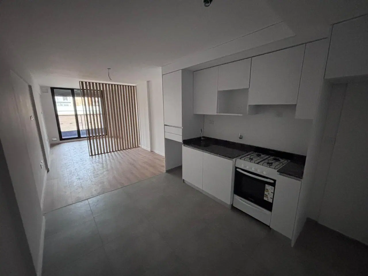 Departamento en Alquiler, Monoambiente amplio c/balcón 4