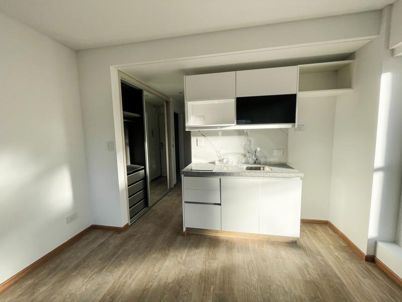 Foto de Departamento en Venta, Rosario, Monoambiente c/patio, imagen 3
