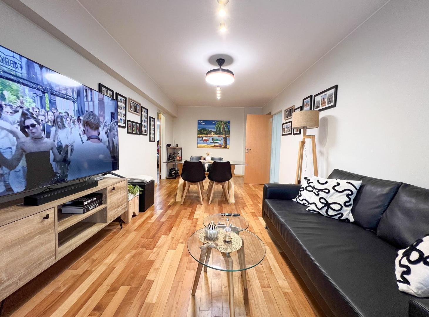 Foto de Departamento en Venta, Martin, Rosario, 2 dormitorios con cochera !, imagen 2