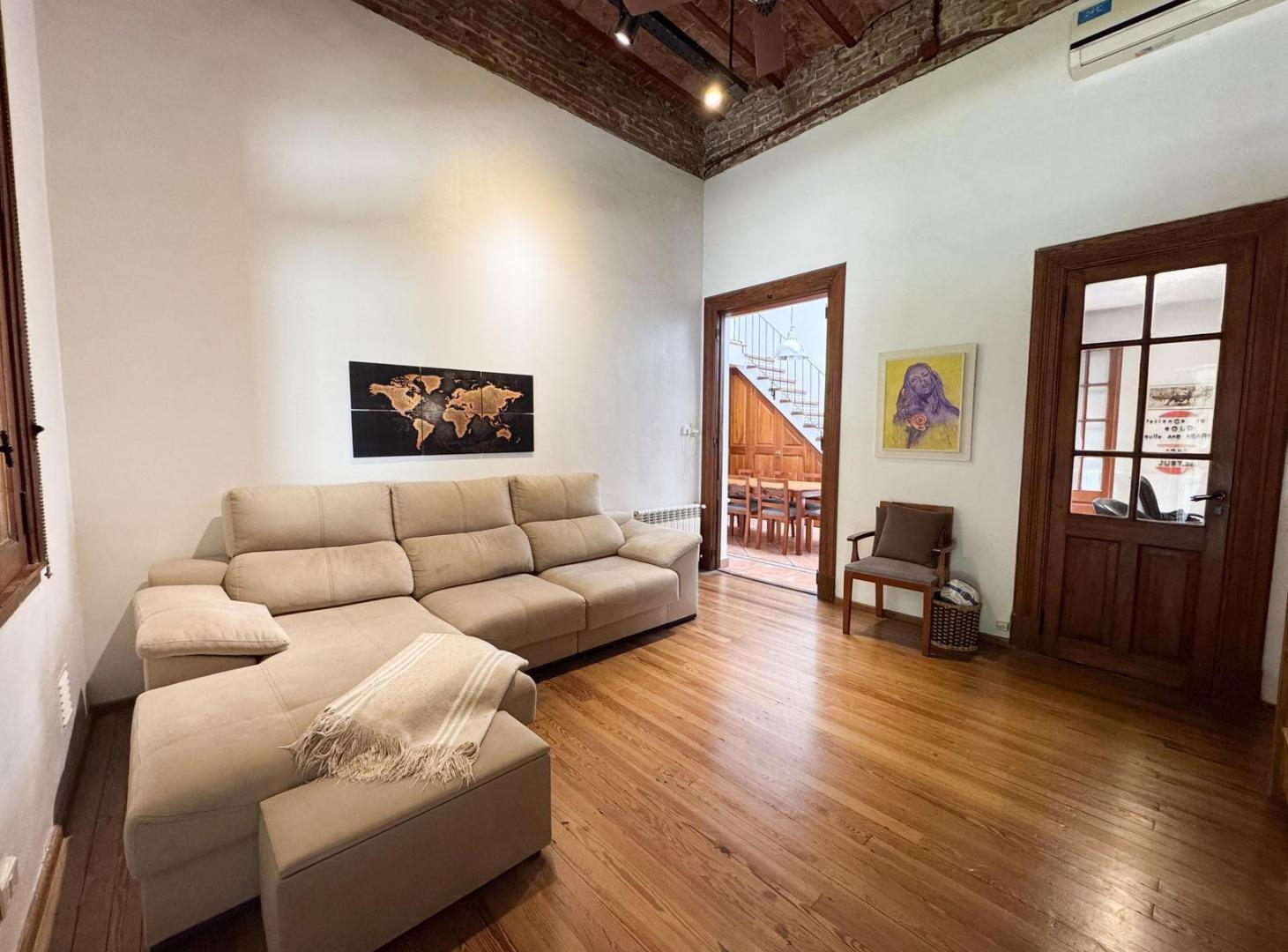 Foto de Casa en Venta, Abasto, Rosario, 3 dormitorios con patio, pasillo unico !, imagen 3