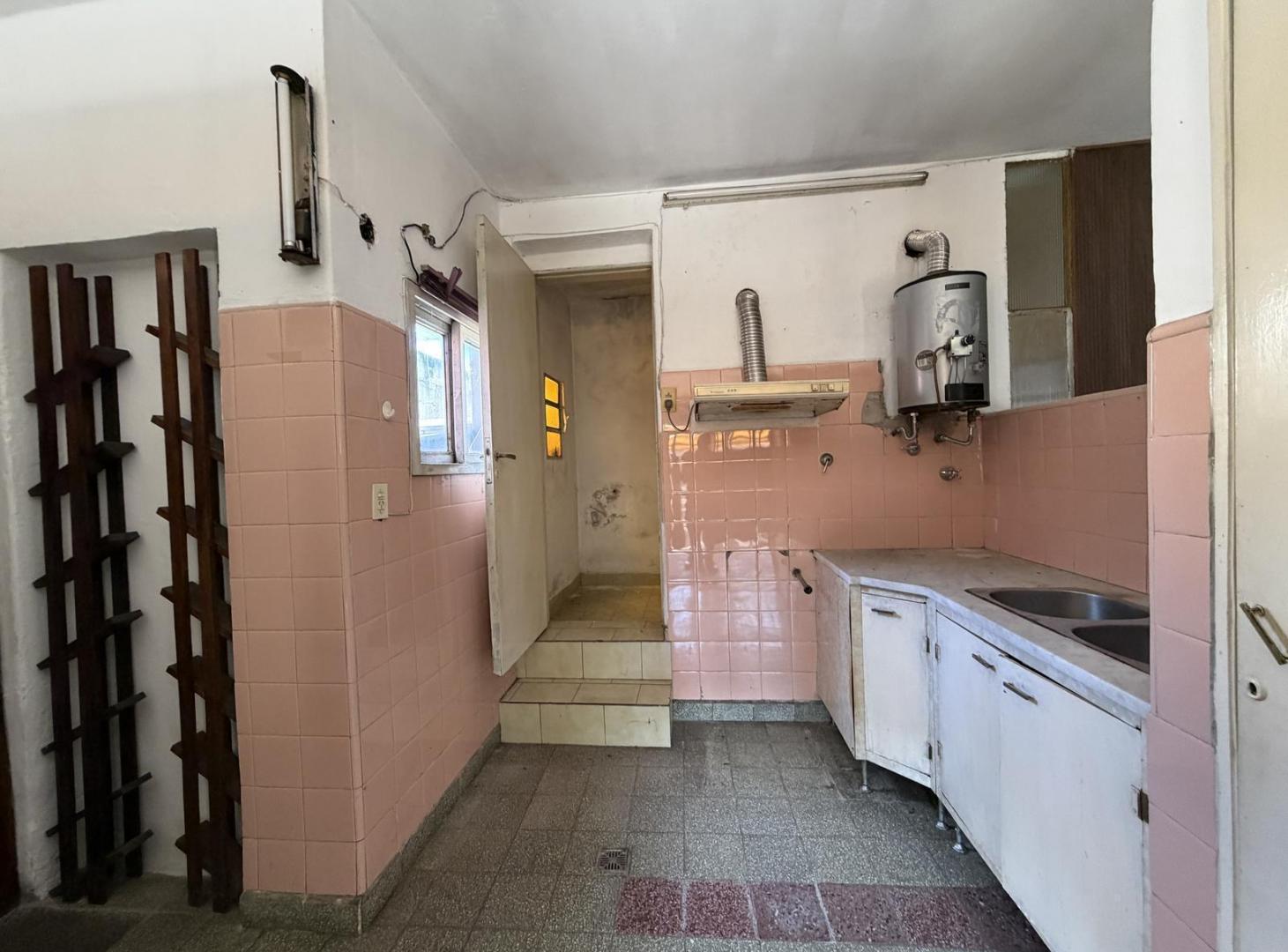 Foto de Casa en venta, Luis Agote, Rosario, a refaccionar, potencial de 4 casas, imagen 4
