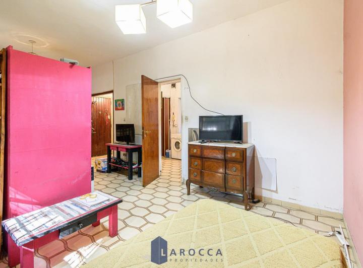 CASA - VENTA - COLEGIALES - 6 AMB - A REFACCIONAR - 2 PH EN BLOCK 4