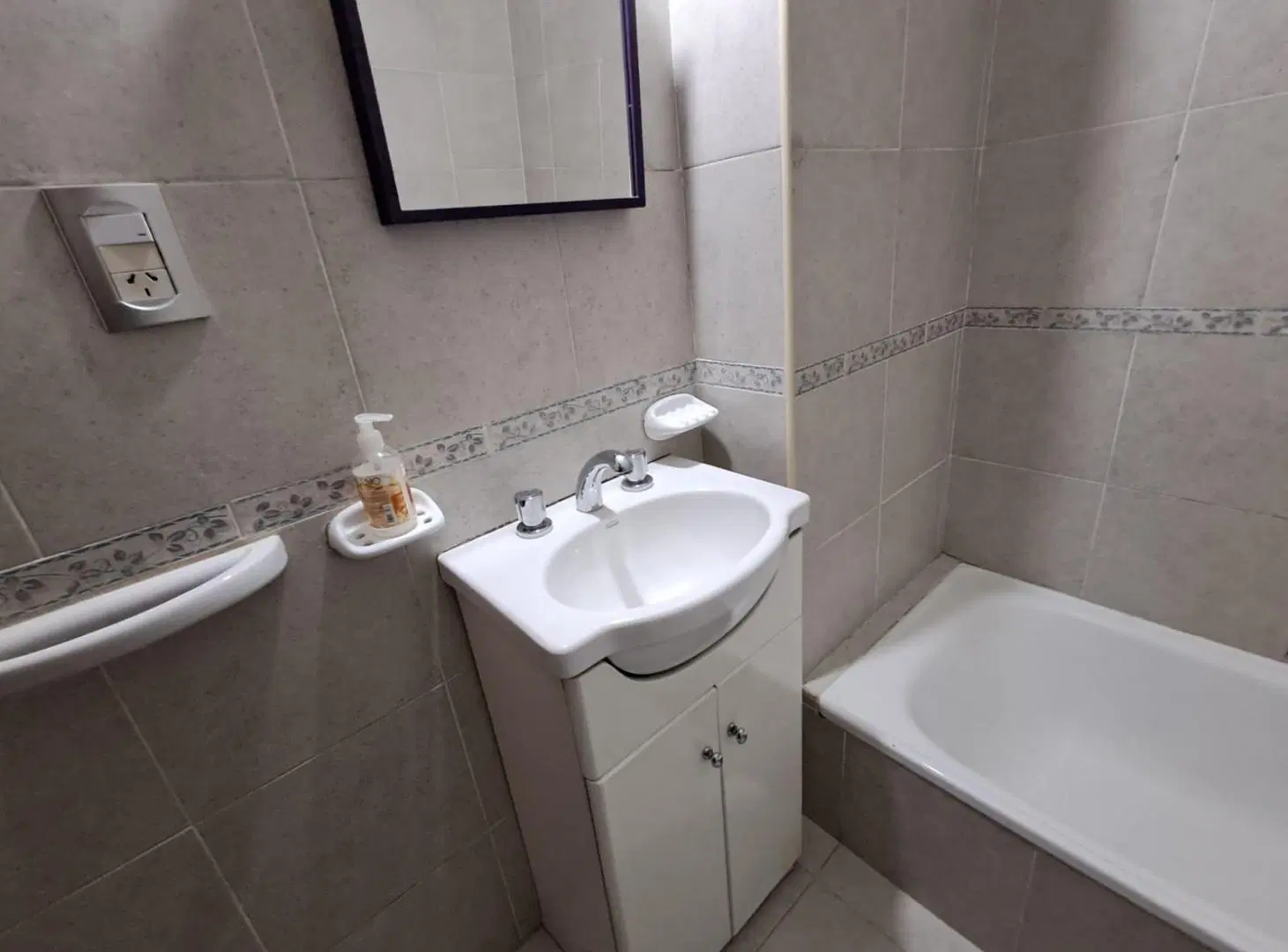 DEPARTAMENTO - ALQUILER - COLEGIALES - MONOAMBIENTE - BALCON 5